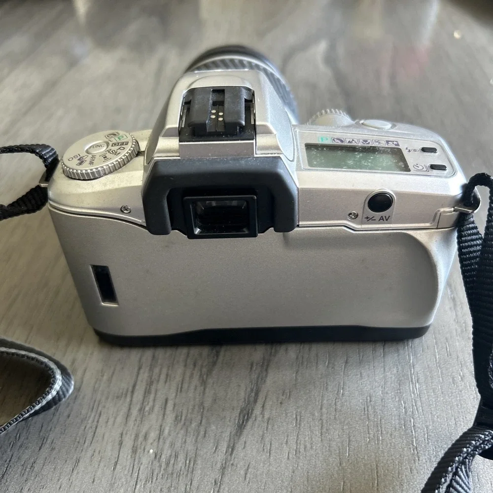 Minolta Dynax 30 Camera 28-10mm Lens Minolta Japan w/Straps UNTESTED FOR PARTS